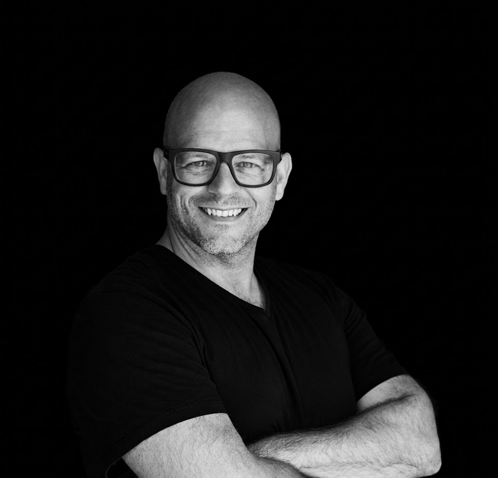 Roger Altmeier Roger Altmeier, Dipl.-Designer und Geschäftsführer der LOFTAGENTUR